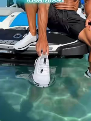 Stopsliding,startlookingfly.⚡️Fromslipperypooldeckstocitystreets,thesearetheultimatetechwearupgrade.Thatgripisnojoke.😤 #TikTokShopSummerSale Getyoursbeforethey’regone!#clogs#summeressentials#slipproof#ootdmen