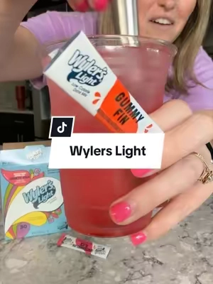 Tiktok exclusive gummy candies inspired drinks! @WylersLight @Singles To Go ✨🙌🏽💕 #stgaugustchallenge #wylerslight #watertok #TikTokshopbacktoschool #tiktokshopcreatorpicks 