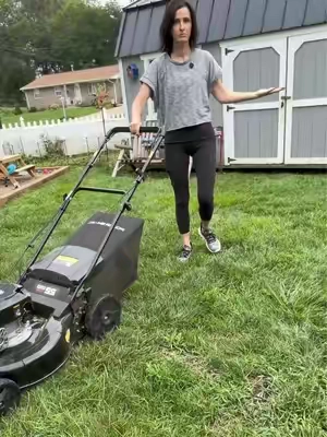 #lawnmower #pushmower #easylawnmower #selfpropelled #lawngirl