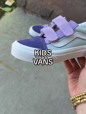 @vans RUNNN!! This color combo is so dang cute!! #backtoschoolshopping #kidsshoes #kidsclothes #vans 