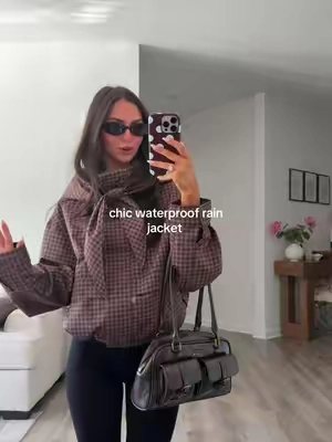 It’s giving designer without the $$$ tag @puffit.official #rainjacket #waterproof #backtoschool #fallfashion #coolgirlstyle 
