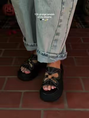 Grunge sandals of my dreams 🖤  @Dolls Kill  #grunge#sandals#y2k #CapCut 