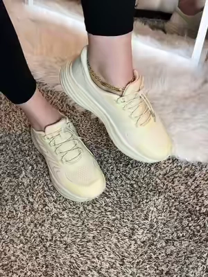 Zapatillas deportivas Cushionaire Xplor para mujer: calzado de entrenamiento con cordones rápidos, parte superior de malla ligera y suela de plataforma amortiguada.#backtoschool#