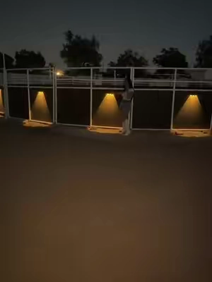 Luces solares que le dan otro nivel a tu espacio exterior 😍 ✨@FabStyl Light #fabstyle  #SolarLights #OutdoorLighting #PatioMakeover #tiktokshopcreatorpicks 