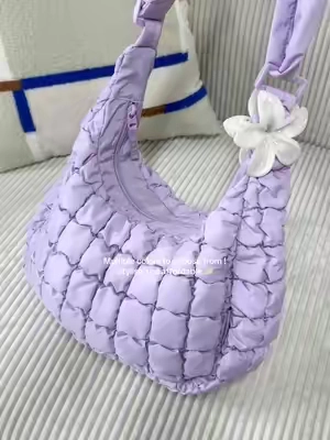 Finally found a stylish and affordable puffy crossbody bag💜✨☁️#bagsmart #crossbodybag #summervibes #backtoschool #everydayessentials 