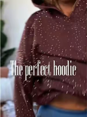 Okayyy the rhinestones got me AGAIN 💎✨ An oversized hoodie with a little sparkle? Say less.  #RhinestoneHoodie #FallFashion #OversizedHoodie #FallOutfitIdeas #CozyStyle 