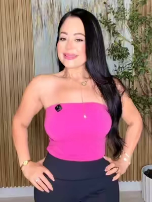 Top strapless de doble tela, ajustado y perfecto para verano. #TubeTop #StraplessTop #SummerOutfit #Y2KFashion #tiktokshopforcreatorpicks 