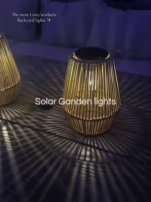 Amando estas luces para exteriores, tiene su propio panel solar para recargarse durante el día y brindar esa luz cozy y delicada en la noche ✨🤩 #solarlights #outdoorlighting #gardenlights #TikTokshopbacktoschool #tiktokshopcreatorpicks  