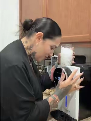 The best nugget ice maker 🙌🏼🥶🧊 obsessed with my new ice machine! #nuggetice #nuggeticemaker #icemachine #icemakingmachine 