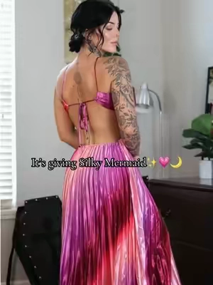 The video doesn’t do this dress justice, wow💗✨🌙  #ombredress 