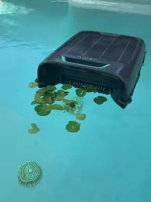 Never deal with floating debris again #fyp #tiktokshopcreatorpicks #TikTokshopbacktoschool #pool #homeimprovement 