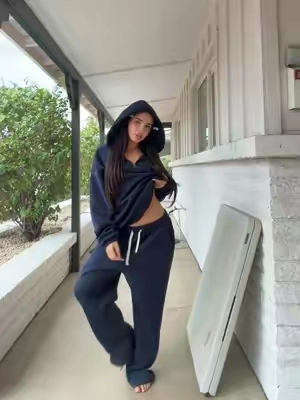 finally a hoodie thats not chocking me (size large)#sweatset #comfy #fashiontiktok 