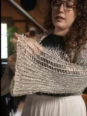 This would also be a fun crochet project if you could find a yarn like this that was softer #softaltfashion 
