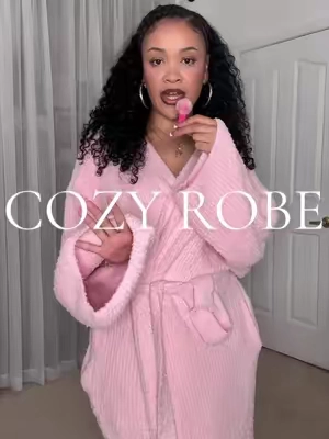In love with this 💕 #houserobe #comfortablerobe #cozyrobe #fluffyrobe #loungewear 