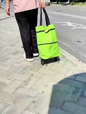 Large‑capacity #foldable shopping bag with built‑in wheels. Super handy and labor‑saving for supermarket runs. You’ll never worry about missing the bus again. #foldableshoppingbag #fyp #TikTokShop#fouyou 