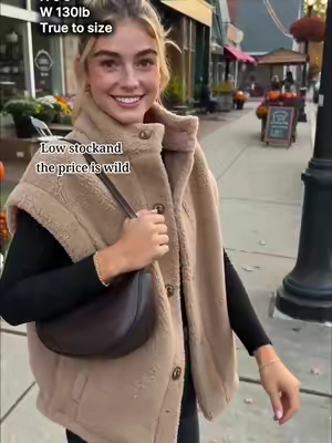 This teddy vest just made my whole fall outfit 🤎 Cozy, flattering, and way too easy to style. Grab it before the flash sale ends! #sherpavest #cozyoutfit #fallfashion #casualstyle #tiktokmademebuyit