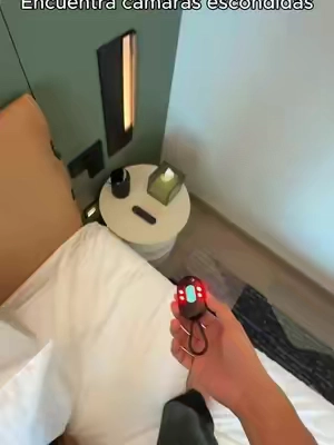 Un poco más de tranquilidad nunca está de más. 🛡️#detector #HiddenCameraDetector#tiktokshop #datingadvice #door