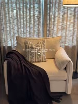 The oversized accent chair that turned this into my favorite cozy corner. ☁️🤍 So comfy, cozy, and perfect for any living room ☁️ #AccentChair #OversizedChair #CozyCorner #LivingRoomDecor #TikTokshopbacktoschool 