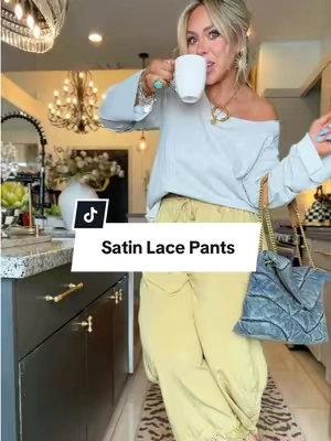Love the fit of these and shoe freaking comfortable they actually are👌🏼@YeeZaa #barrelpants #midsizeoutfit #barrelpantsoutfit #sohochic #fallfashion 