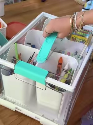 Love when everything has a spot but it still makes sense for a toddler so they can learn to keep their things organized 🙌🏻 #craftstorage #toddlermom #craftsupplies #craftsupplystorage #toddlerorganization 