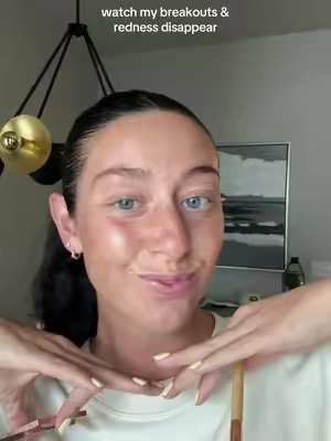 the only thing that gets me out the door when my breakouts are horrible & I don’t wanna put on a full face of makeup!! @tarte cosmetics #breakouts #skinhack #acnescars #makeuptutorial #tartecosmetics 