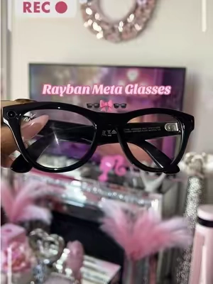 The best way to record some content for the shy girlies without pulling your phone out🕶️🎀  #metaglasses #raybanmeta #vlogging #cameraglasses #metaai 