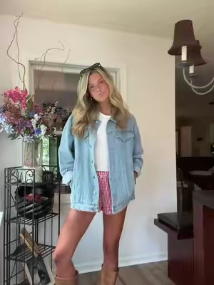 Everyone needs a staple denim jacket!! #denimjacket #jean #jacket #fall #falldealsforyou 