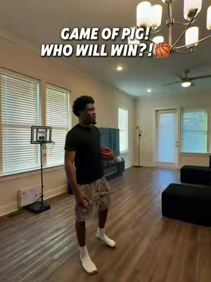 Had to turn into Steph Curry real quick 😂 #horse #basketball #indoorbasketball #basketballhoop #sohochic 