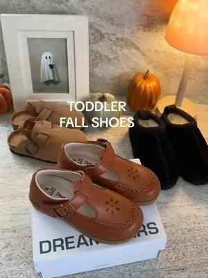 these MJs complete every toddler fall outfit 🍂 #clogs #kidsclogs #fallshoes #toddlerclogs #fallslippers 