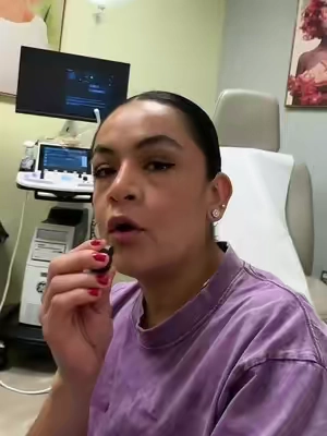 Mientras nos toca nuestro turno #sohochic #asmr #microphone @Hollyland 