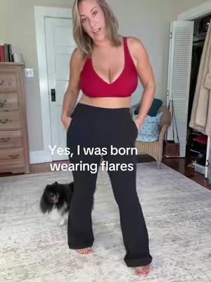 These will be your every day go-to flare pants! #yogapants #flares #workpants #officeoutfits #backtoschool 