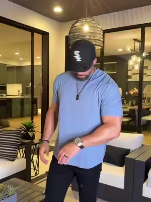 Maelreg, the company that makes the best golf polos on the market, just dropped your new favorite performance T that will be perfect for everyday wear! - #mensfashion #fitover40 #blackfriday #maelreg #tshirt 