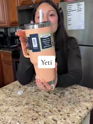 Su reaccion lo dice todo 🤭 #yeti #yetirambler #vasotermo 