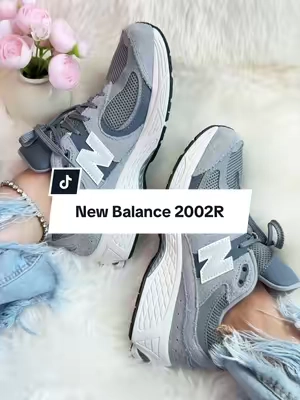 grey base #flykicks #TikTokShopBackToSchoool #fashiontiktok #newbalance #womenshoes 