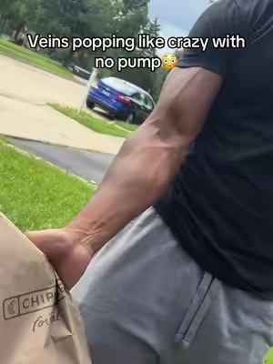 Veins popping like crazy with no pump😳 #atoyye #thebest 