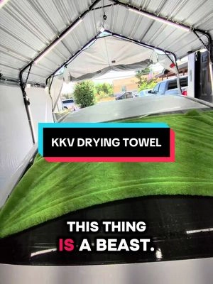 The Kkv drying towel is a beast! #fyp #cardetailing #dryingtowel #tiktokshop #TikTokshopbacktoschool 