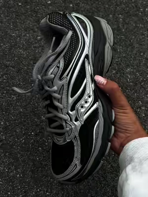 Going viral before you know so grab them while you can 👀 #Fyp #Saucony #everydaywear #Authentic 