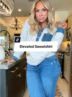 This sweatshirt tho👏🏼 #sweatshirt #midsizeoutfits #sohochic 