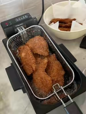 Y sin que se me queme el pollo 😂😂 #polloempanizado #freidoraeletrica #electricfryer #comida #paratii 