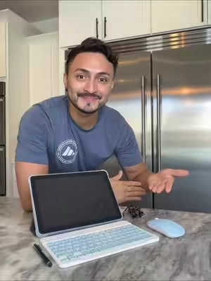 Esta es la table perfecta para este regreso a clases , viene con el teclado , funda , mouse y lápiz incluido 