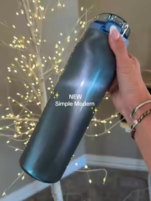 OMG these are stunning! @Simple Modern #backtoschool #TikTokshopbacktoschool #tumbler #sparkles 