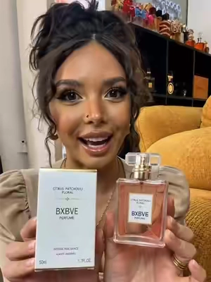 Olor a millonaria en un perfume!!! Amé!!#TikTokshopbacktoschool #perfumetiktok #fragrance #womensperfume #perfume 