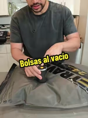 Bolsas al vacío para empaquetar ropa, como ahorrar espacio cuando me voy de viaje en las maletas, cuál es la mejor manera para guardar ropa en maletas #TikTokshopbacktoschool #BackToSchool #NewGradeNewMe #traveltips @WellMall 