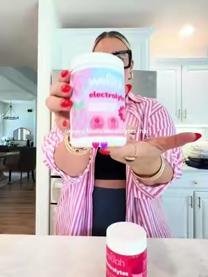 My current morning hydration obsession 🩷💜 Wellah Electrolytes are an easy way to add electrolytes to my daily routine without that super salty electrolyte drink taste. This Camp Juicy Hydration Bundle comes with two fruity electrolyte drink mixes plus the Wellah shaker bottle, making it so easy to mix up and take with you. 🍓✨ #WellahElectrolytes #ElectrolyteDrink #HydrationDrink #DailyHydration #WellahNutrition