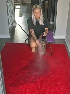Rain, snow, mud, slush… whatever the weather decides to drag through your door, your floors don’t have to take the hit. 🙌 This Muddy Mat AREA RUG gives you way more coverage to help catch the wet, dirty mess before it gets tracked all over your home. Because replacing or repairing your floors is a whole lot more expensive than protecting them in the first place. 🏠🐾 @Muddy Mat   #MuddyMat #AreaRug #FloorProtection #MudroomRug #CleanFloors