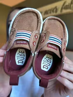 Heydude can just take all my money because I’m OBSESSED 🤭 #heydude #heydudeshoes #toddlershoes #fallaesthetic 