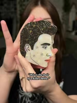 Sound name is fitting to. I LOVE claw clips and this is just 🧑‍🍳💋 as someone whose bought all the Twilight movies on YouTube 😭