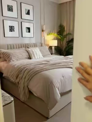 Whether you're moving into a dorm or off-campus apartment this back to school season, this Bedsure comforter set is a must-have for fall! The 2-in-1 design means you can use it as a thick comforter on cold fall evenings, or separate the fluffy blanket for casual use on warmer days. It's super soft and the ribbed dark green color fits perfectly with fall decor vibes. #FallDecor #BackToSchoolApartment #CozyHome #Bedsure #yourcomforteryourway #bedsure2in1comforter #DealsForYouDays #backtoschoolshopping #bedsure #autumnvibe #autumnvibes🍁#moodybedding #augtober #TikTokshopbacktoschool #halloweenfinds