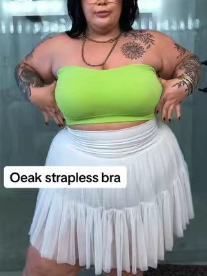The all in one wireless bra ✨  @OEAK Apparel @OEAK_Chloe #plussizefashion #straplessbra #bra #TikTokshopbacktoschool #wirelessbra 