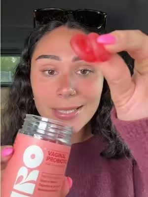 New gummy probiotics?? 👀🤏🏼 #femininehealth #womensprobiotic #womenssupplements #uro 